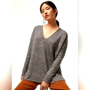Babaton Aritiza Erin V-Neck Sweater Size S